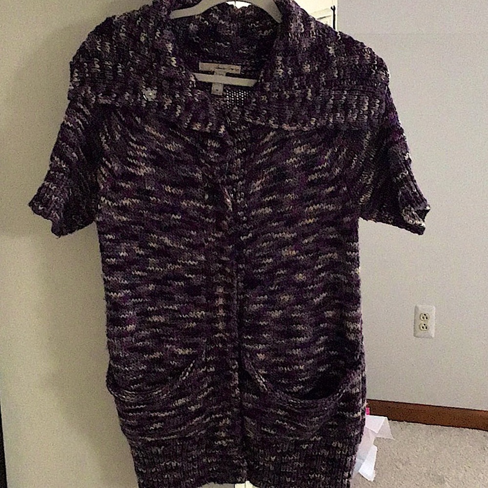 Short sleeve sweater